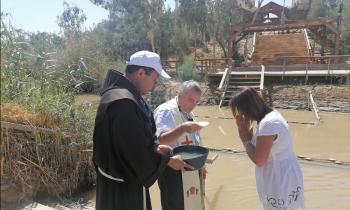 Rinnovo delle promesse battesimali sul Fiume Giordano